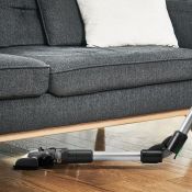 Вертикальный пылесос Kitfort КТ-5168-2, чёрно-зелёный