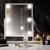 Косметическое зеркало Kitfort КТ-4528