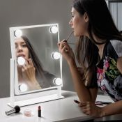 Косметическое зеркало Kitfort КТ-4528